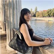 Einsteigende Nachhilfelehrerin für Deutsch